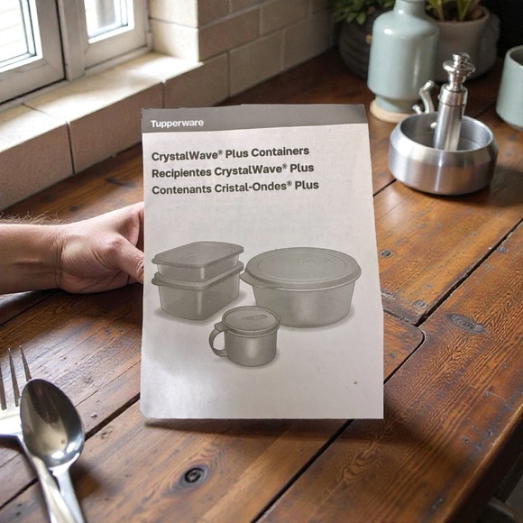 New-Tupperware CrystalWave Plus Food Storage Container - Picture 4 of 4